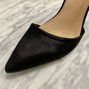 JustFab Shoes - Brand NEW Black Heels with Bow Accent